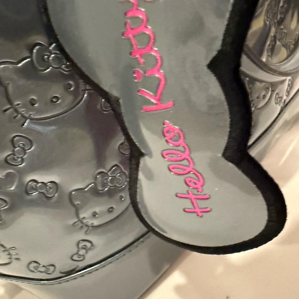 Hello Kitty Gray Embossed Handbag - Picture 6 of 14